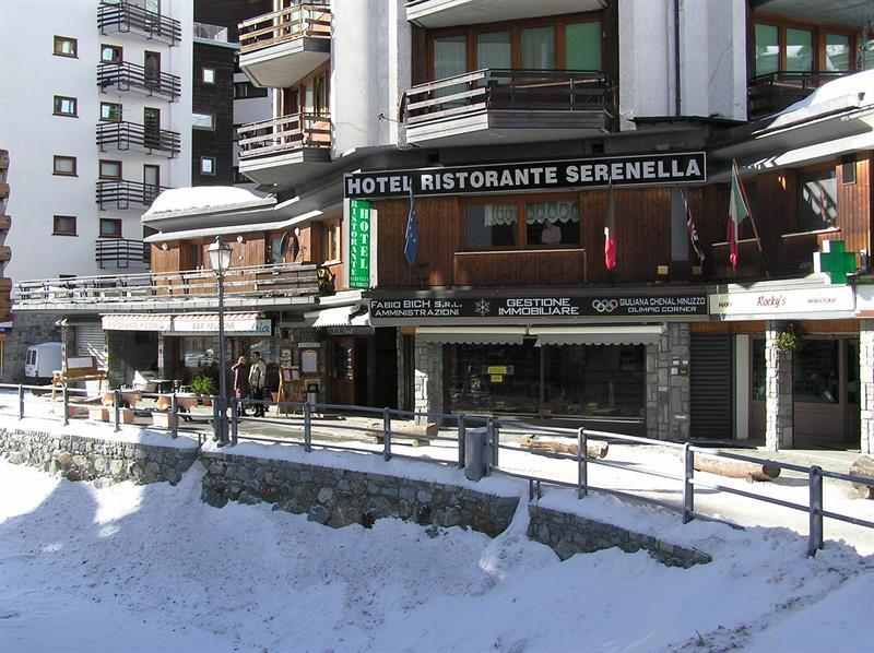 Hotel & Ristorante Serenella Breuil-Cervinia Exterior foto